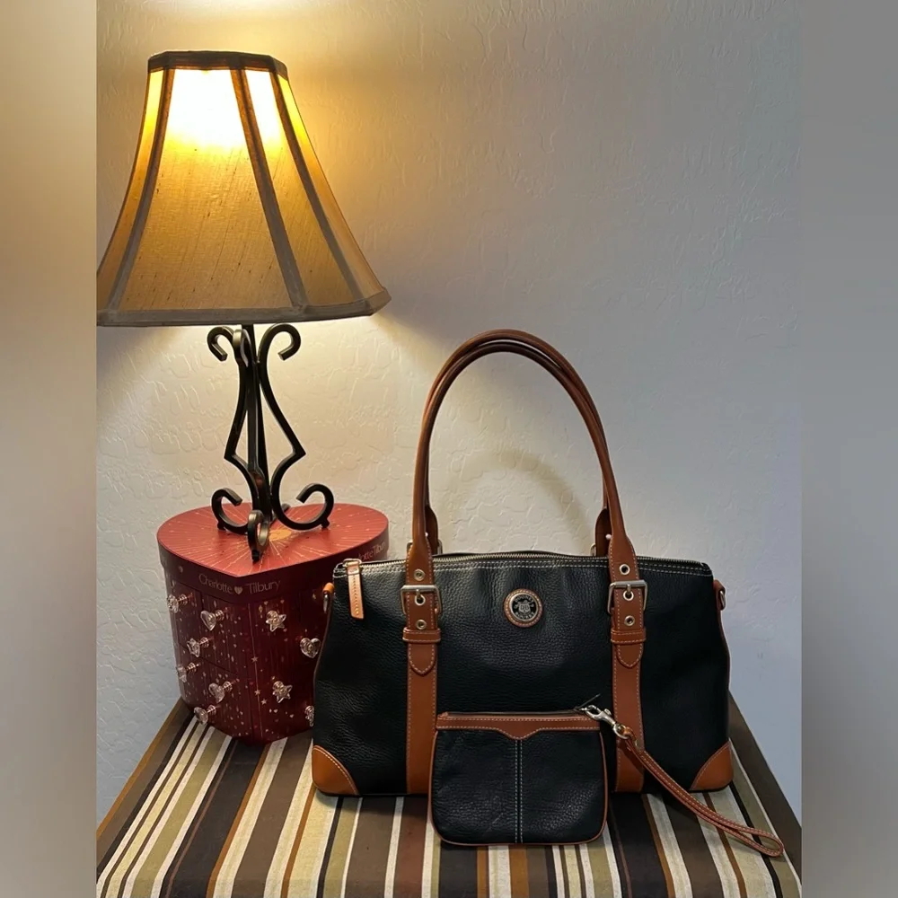 Dooney & Bourke (2) Piece handbag/satchel and wristlet